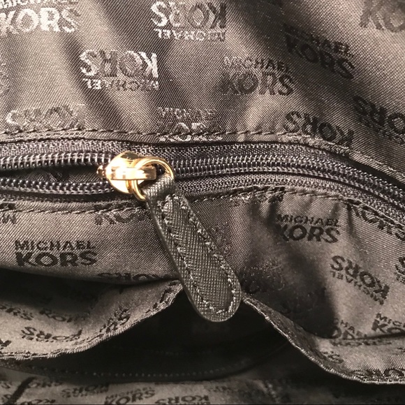 MICHAEL KORZ CLASSIC BLACK HANDBAG - Picture 4 of 13